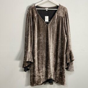 Velvet Polka Dot Top Flare Sleeves NWT 18/20W